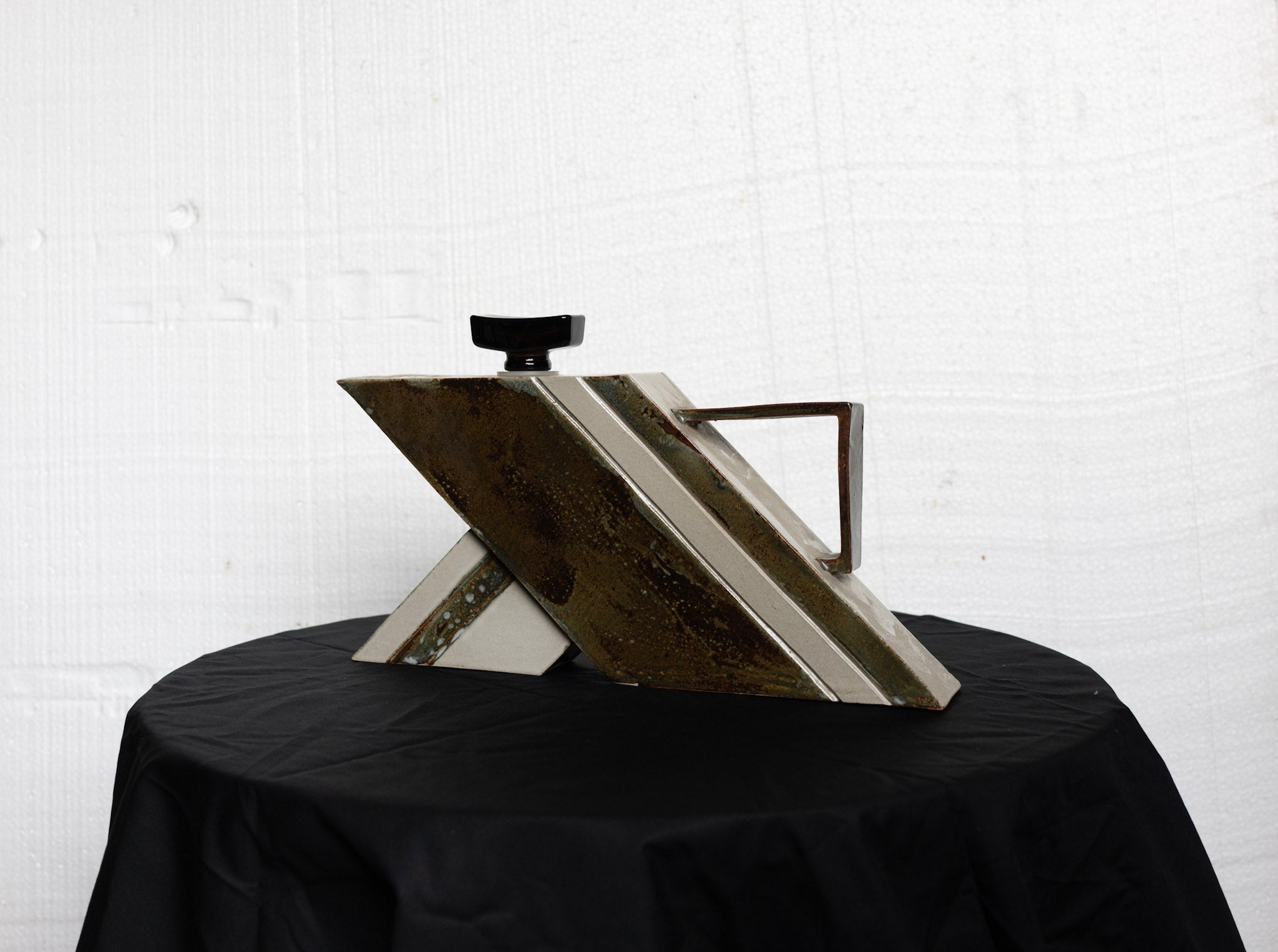 Jessie Tan Saw Lan, Untitled (Teapot & Teacups Set), Undated