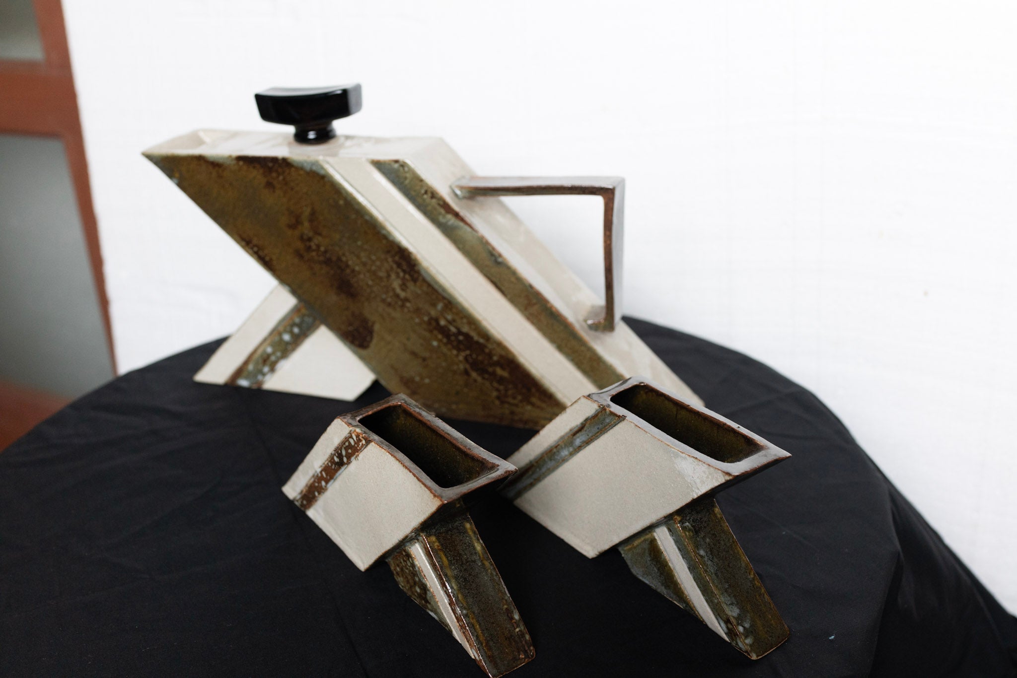 Jessie Tan Saw Lan, Untitled (Teapot & Teacups Set), Undated