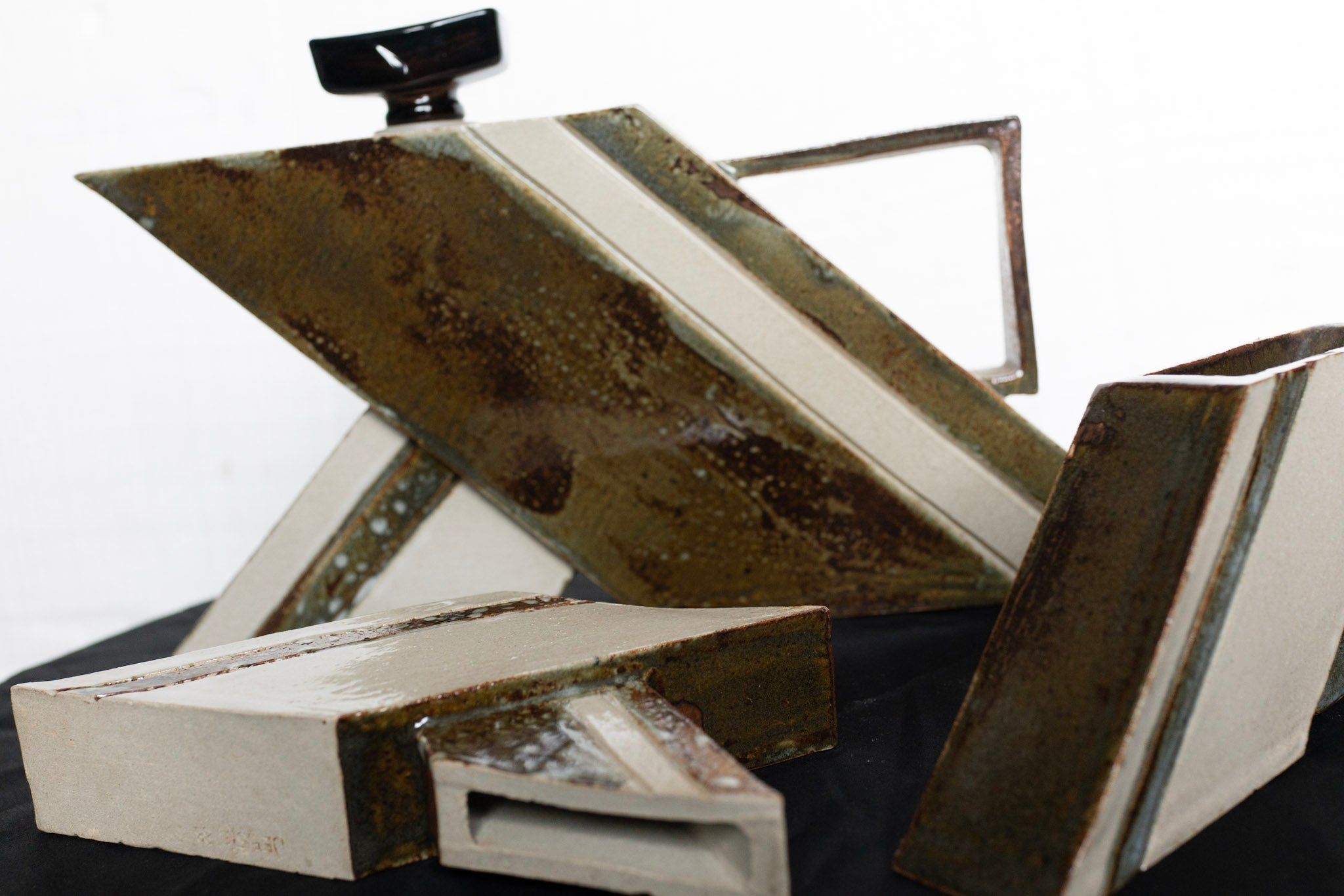 Jessie Tan Saw Lan, Untitled (Teapot & Teacups Set), Undated