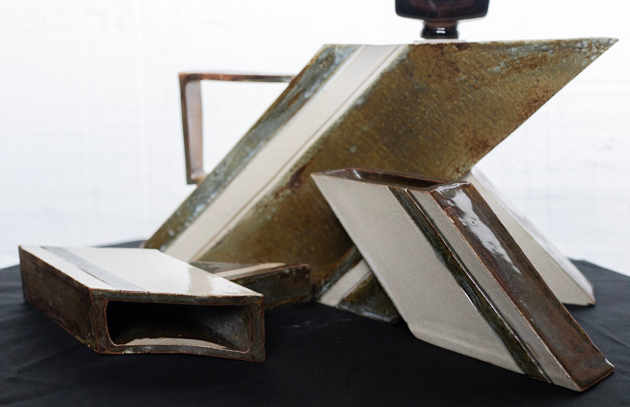 Jessie Tan Saw Lan, Untitled (Teapot & Teacups Set), Undated