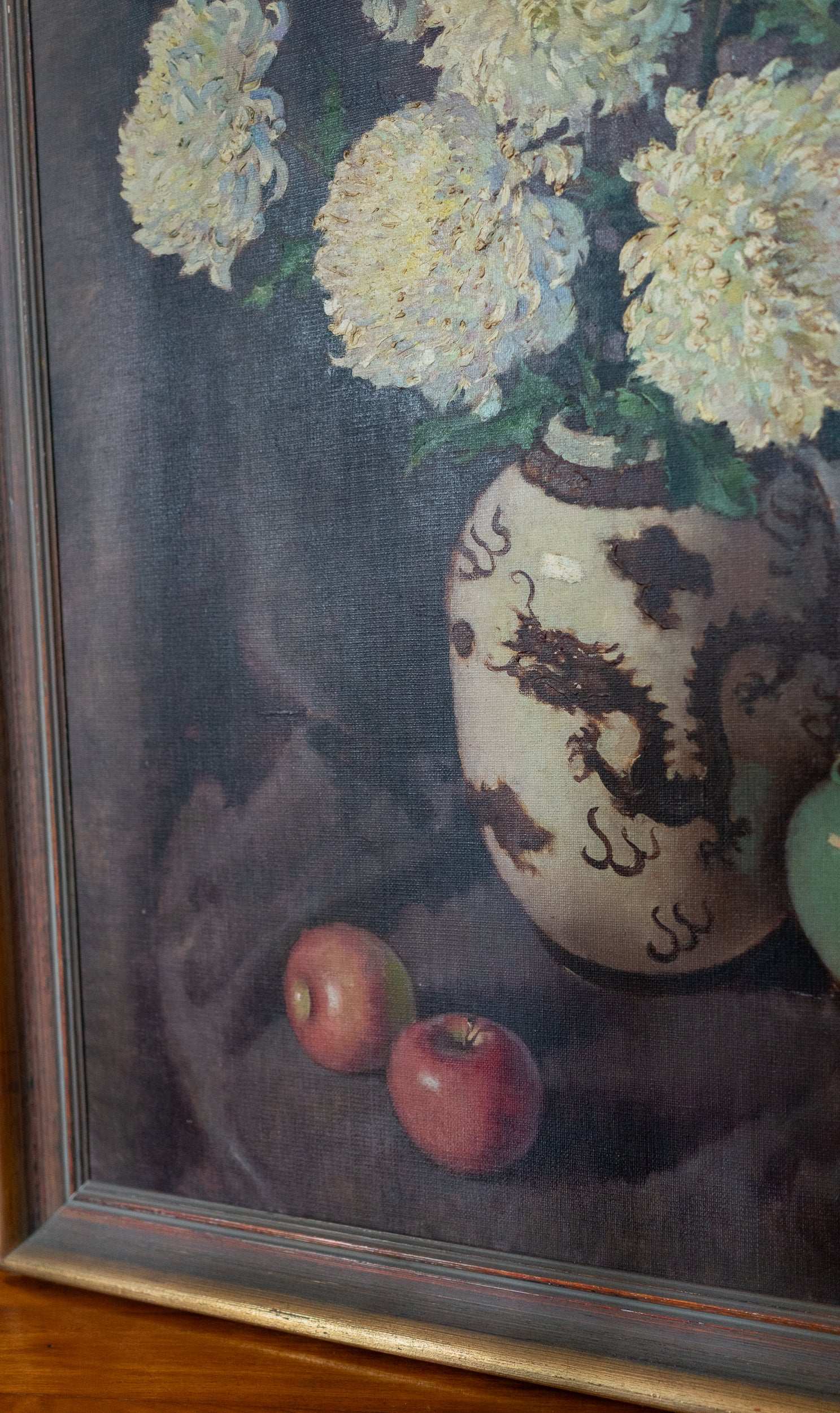 Siauw Tik Kwie, Still Life with Apples and Chrysanthemums, 1973
