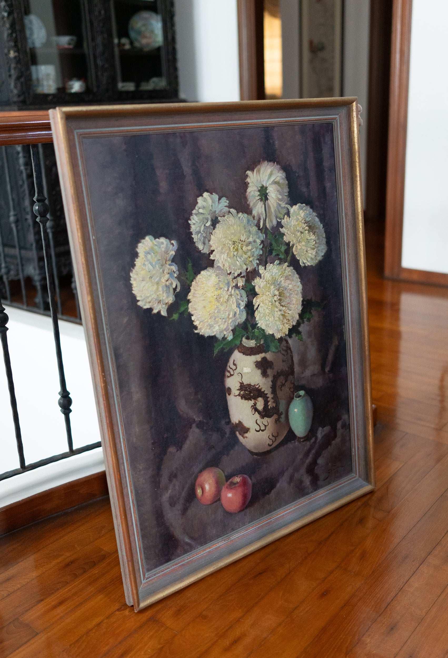 Siauw Tik Kwie, Still Life with Apples and Chrysanthemums, 1973