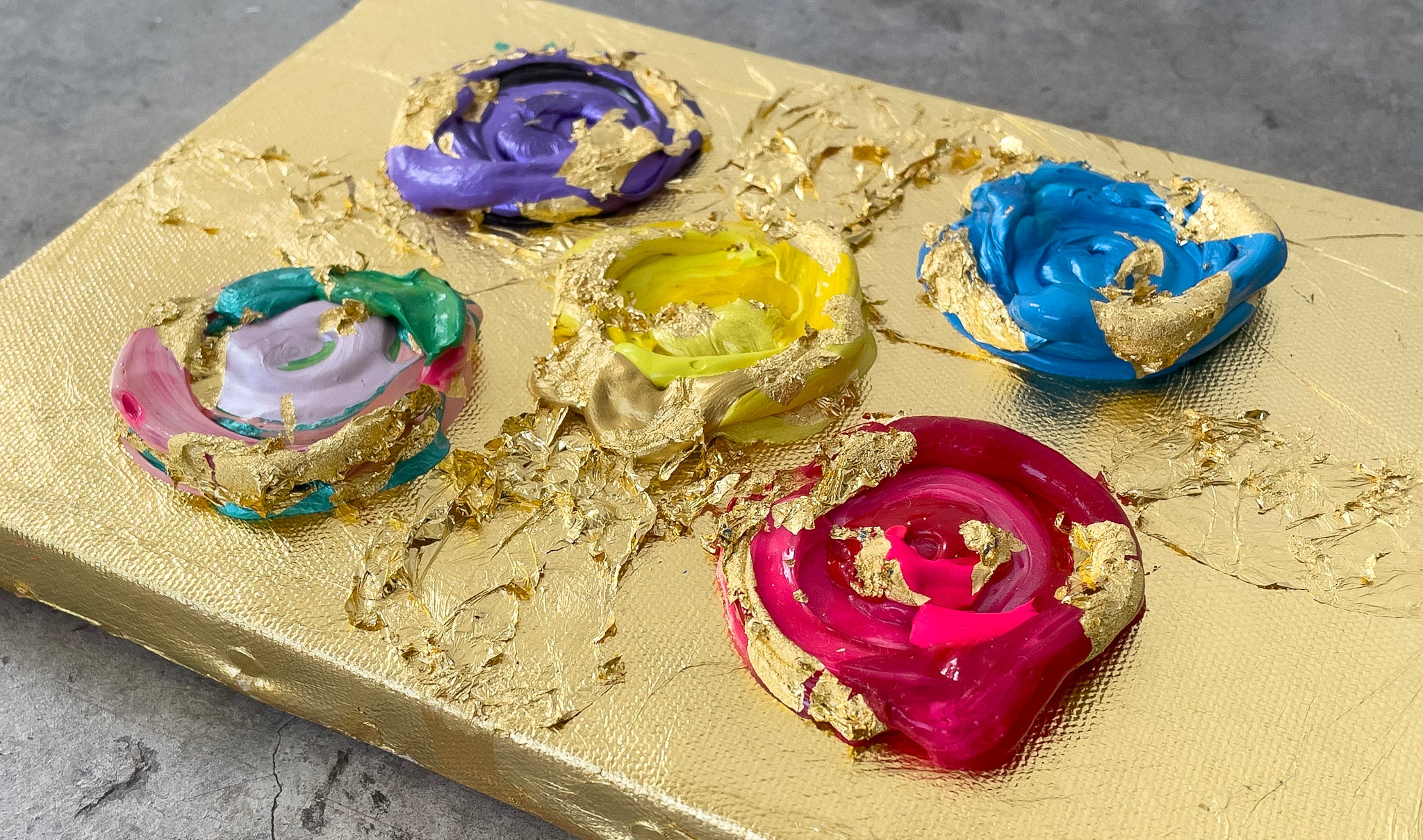 Keiko Moriuchi, 大紅蟠桃 Donut Peach III, 2025