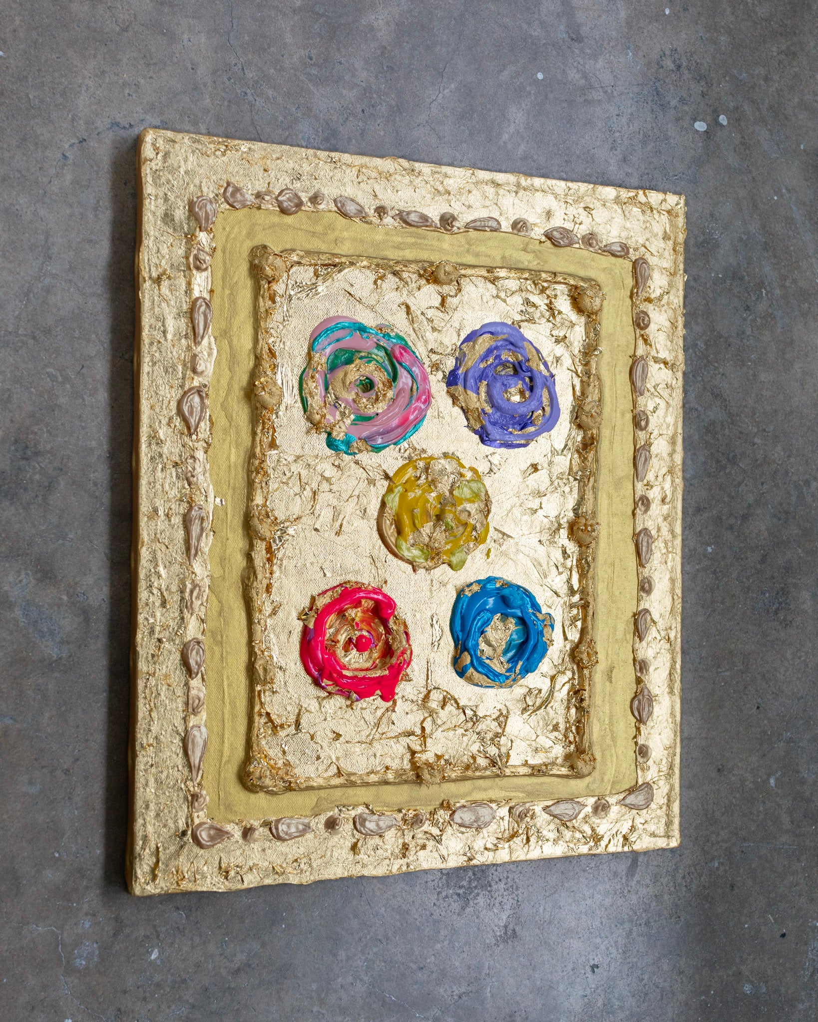 Keiko Moriuchi, 大紅蟠桃 Donut Peach II, 2025